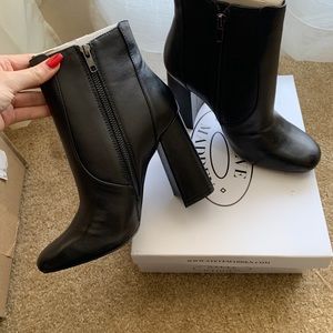 Steve madden trix leather block heel bootie Clearance